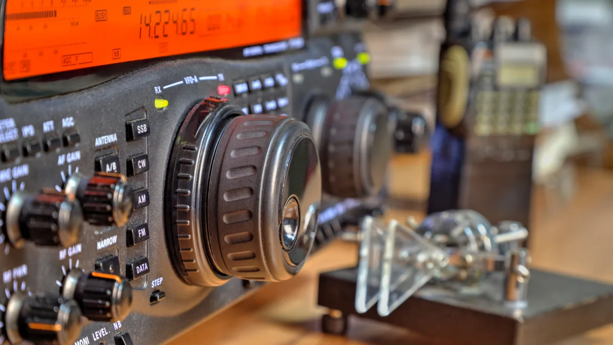 Amateur Radio Transceiver: Definition, Functions, Application Examples, and Regulation in Indonesia