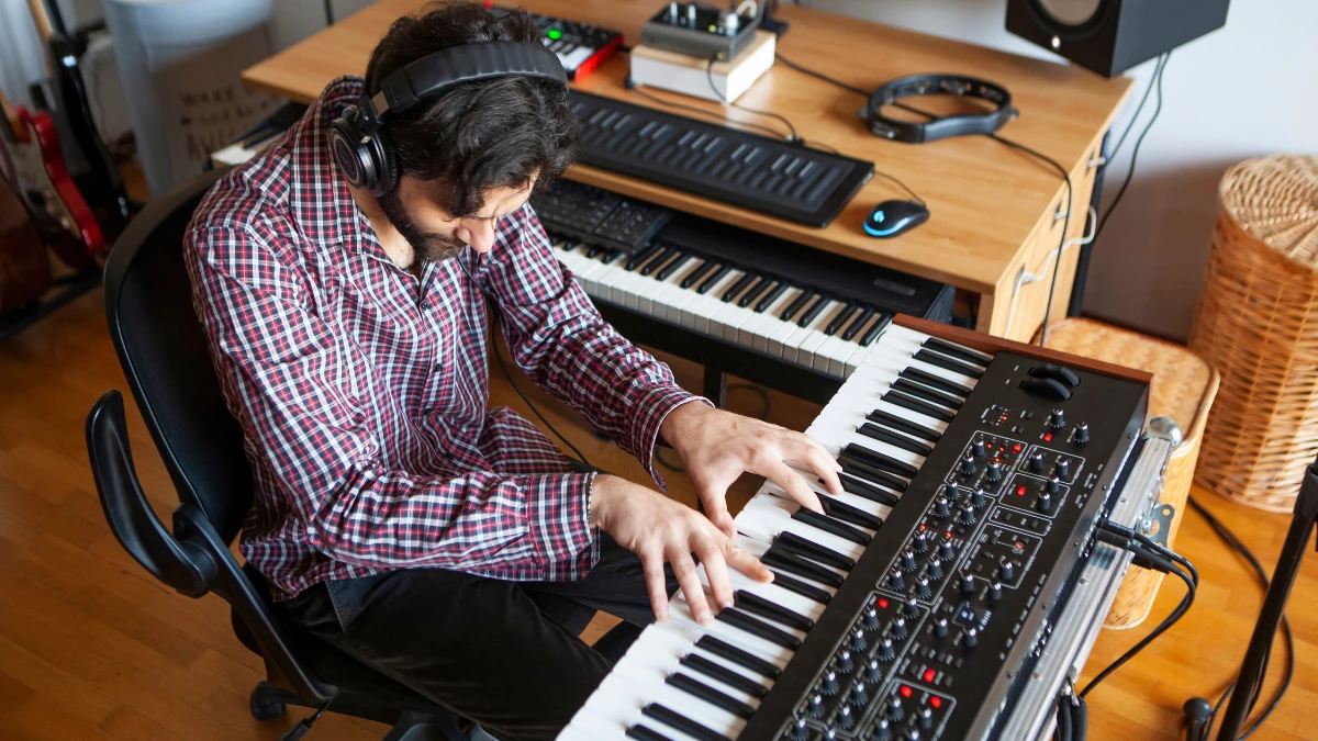 Advantages and Disadvantages of Digital Piano