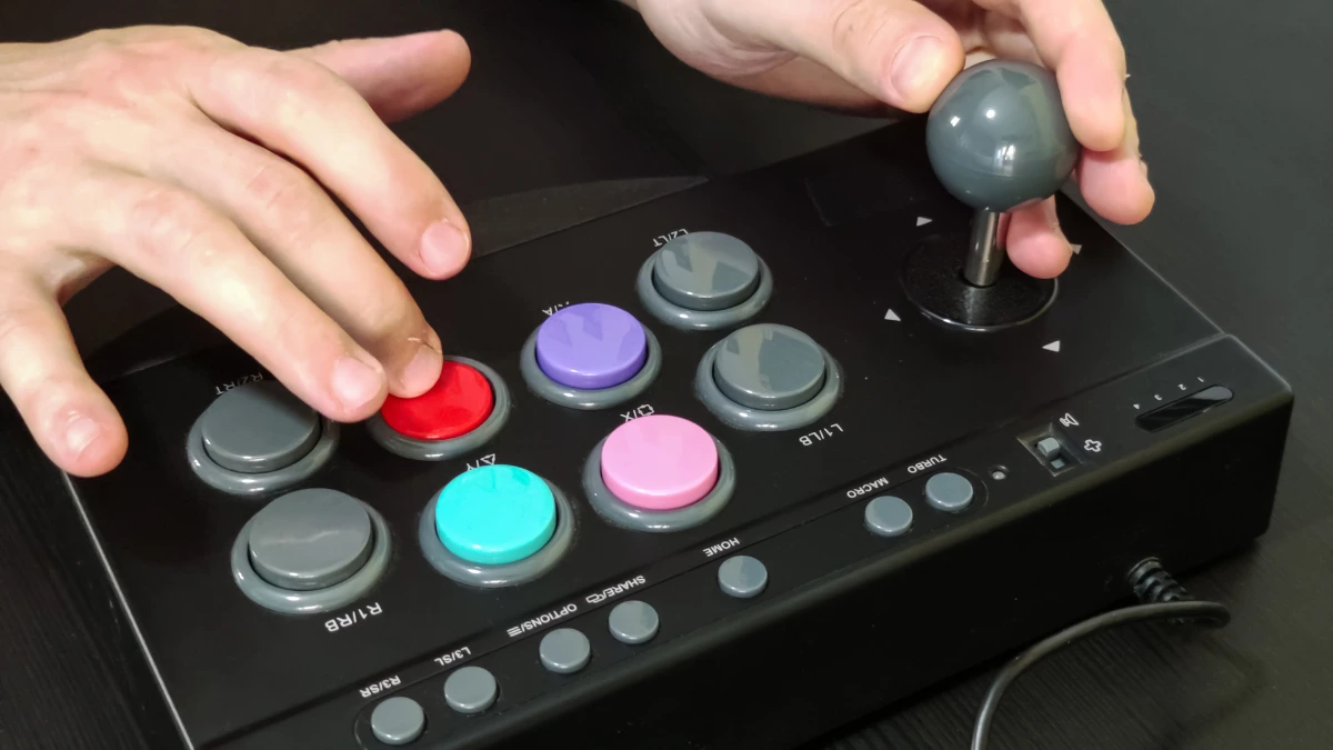 Arcade Stick: The Gaming Controller that Improves Your Fighting Games