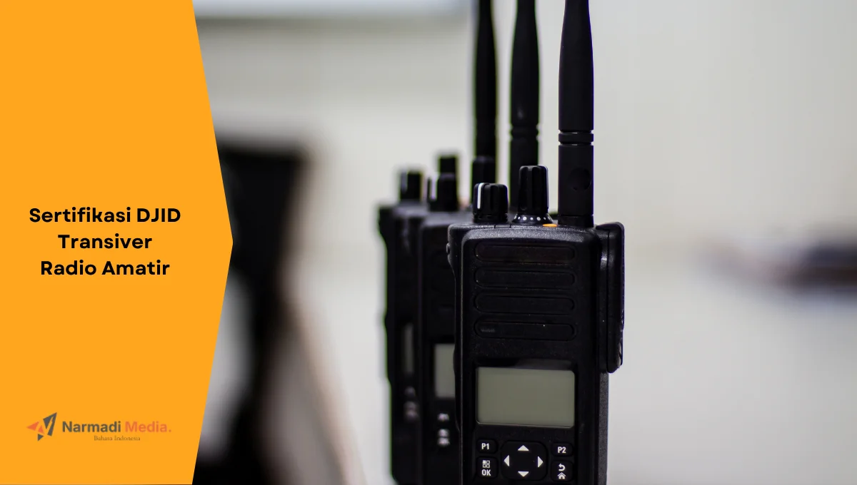 Handy talky, salah satu jenis transiver radio amatir.