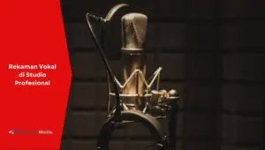 Mikrofon yang digunakan untuk rekaman vokal di studio profesional.