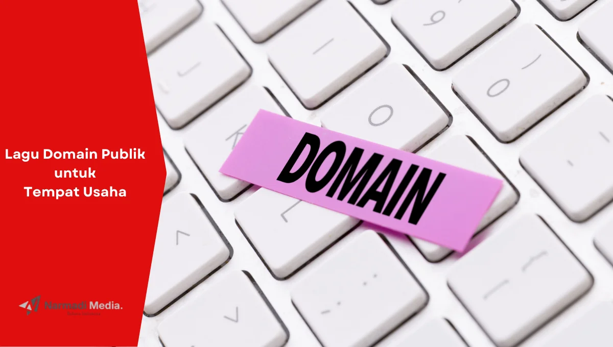 Kertas bertuliskan domain di atas keyboard. Ini aturan tentang penggunaan lagu domain publik untuk tempat usaha.